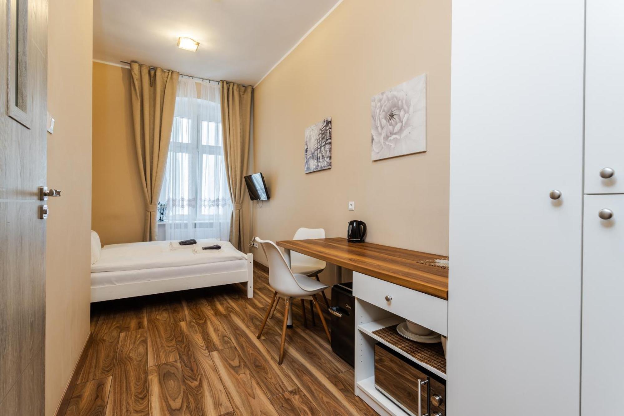 Functional And Comfortable Very Berry Studios In Poznan By Noclegi Renters Buitenkant foto
