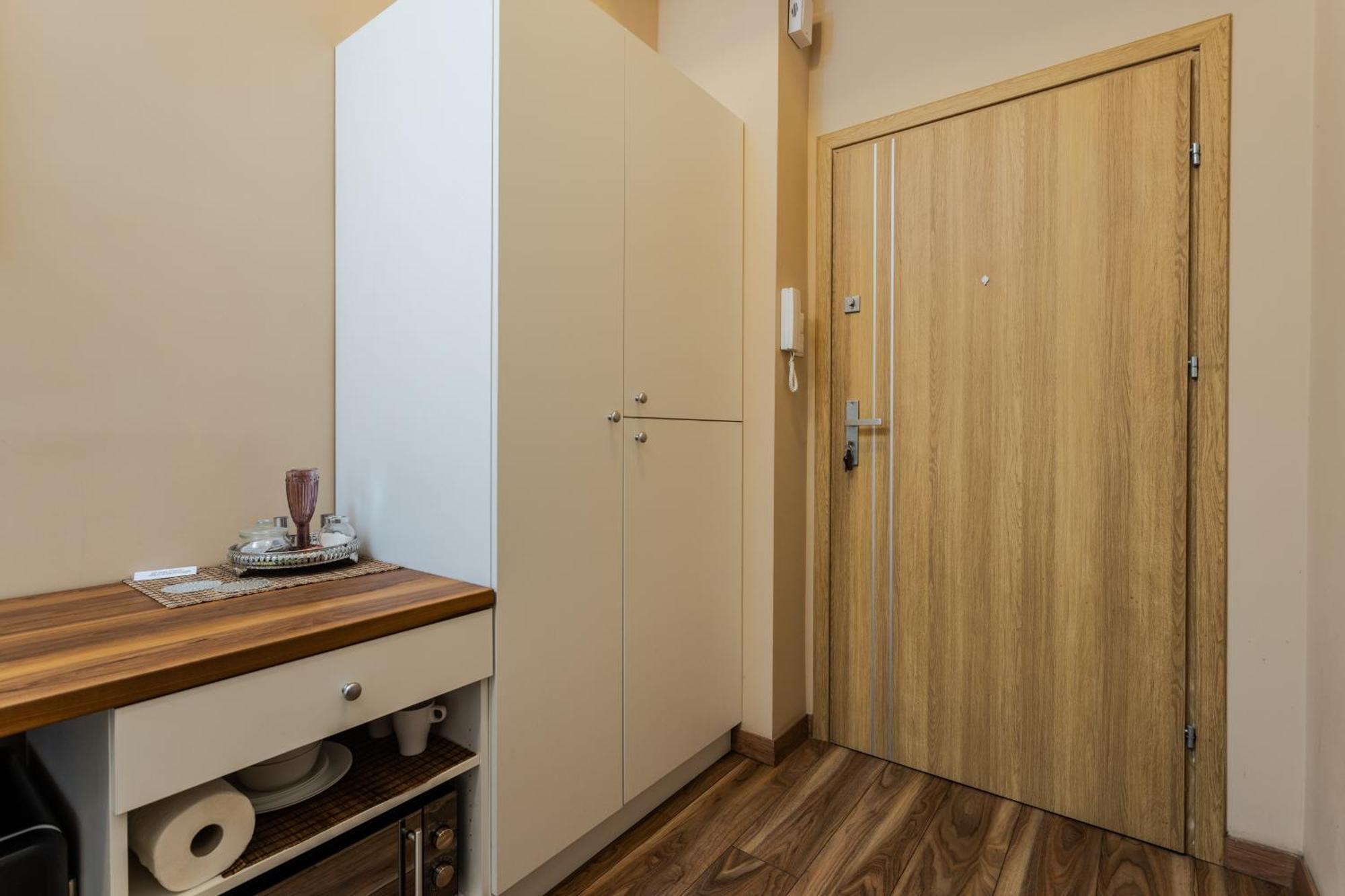 Functional And Comfortable Very Berry Studios In Poznan By Noclegi Renters Buitenkant foto