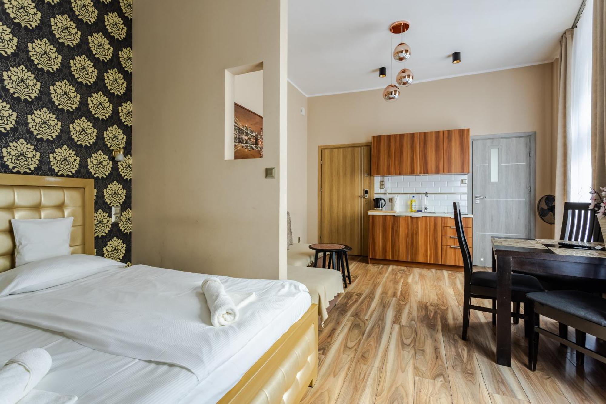Functional And Comfortable Very Berry Studios In Poznan By Noclegi Renters Buitenkant foto