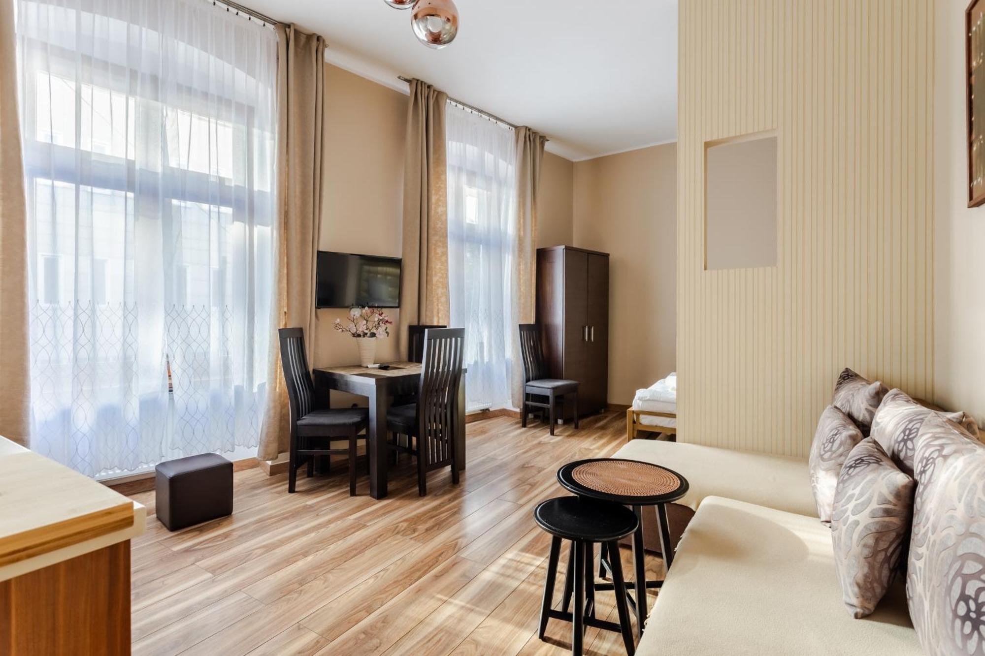 Functional And Comfortable Very Berry Studios In Poznan By Noclegi Renters Buitenkant foto