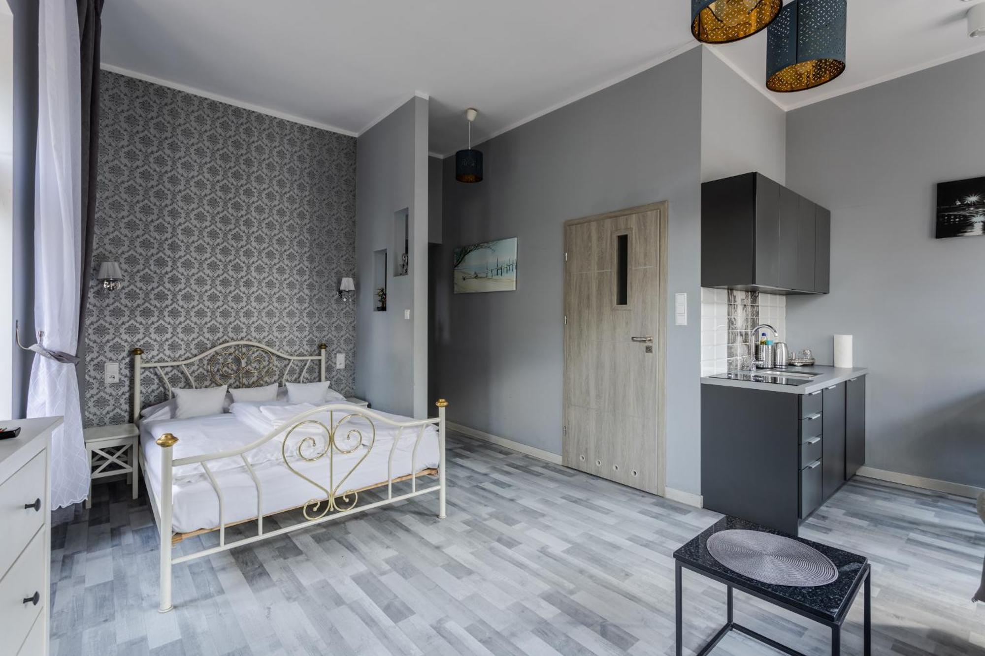 Functional And Comfortable Very Berry Studios In Poznan By Noclegi Renters Buitenkant foto