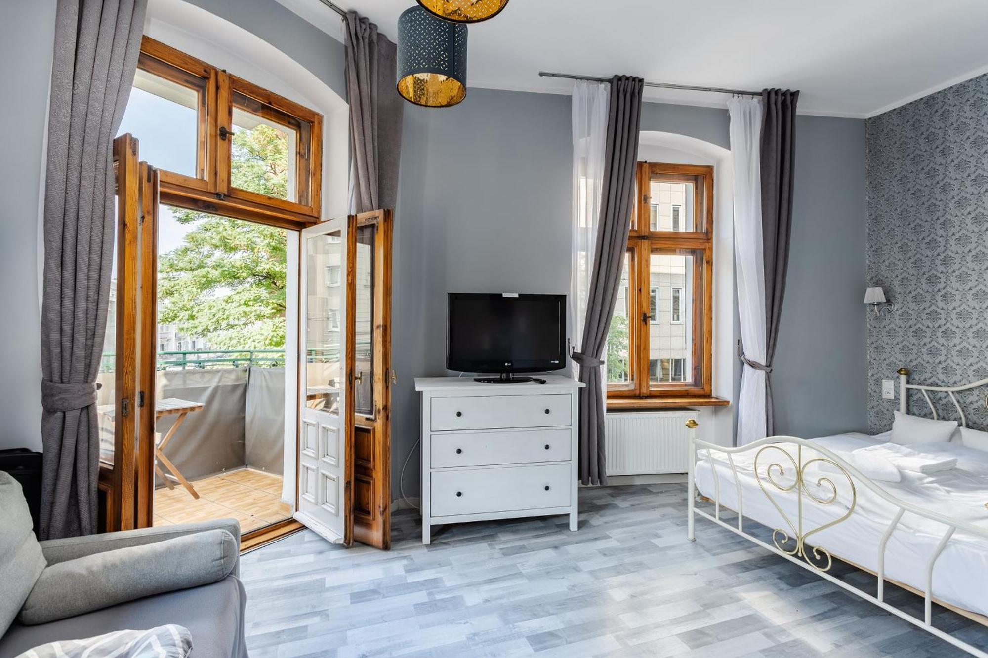 Functional And Comfortable Very Berry Studios In Poznan By Noclegi Renters Buitenkant foto