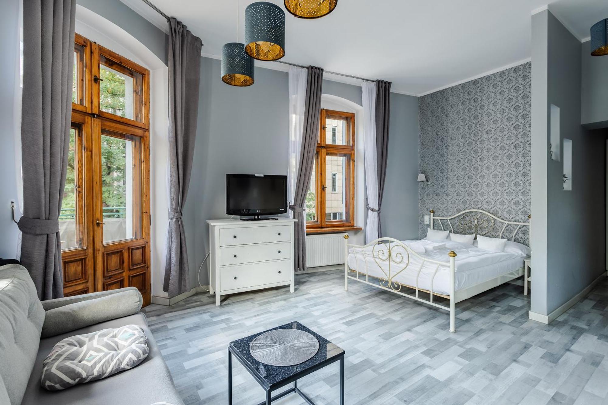 Functional And Comfortable Very Berry Studios In Poznan By Noclegi Renters Buitenkant foto