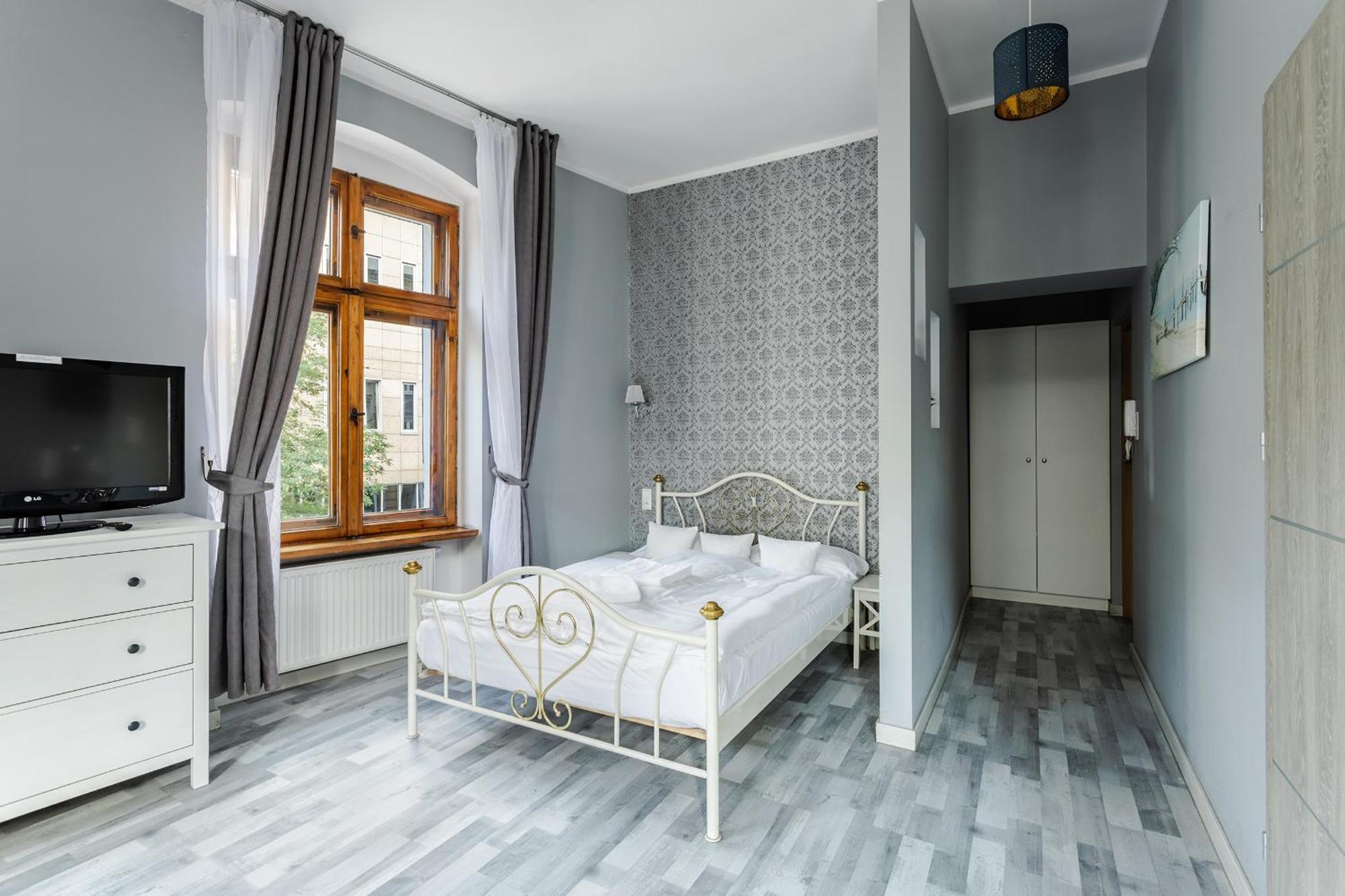 Functional And Comfortable Very Berry Studios In Poznan By Noclegi Renters Buitenkant foto